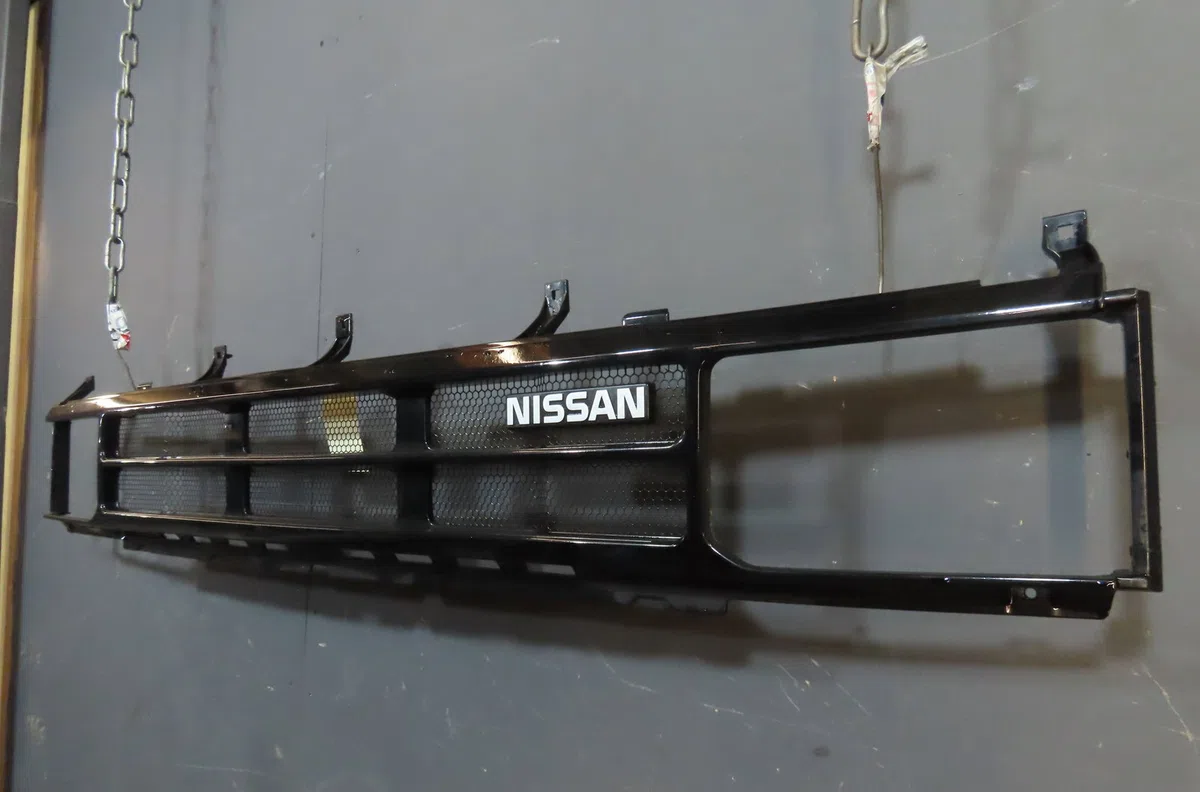 Calandre Nissan TERRANO I (WD21) 2.4 i 4wd (1987-1993) occasion
