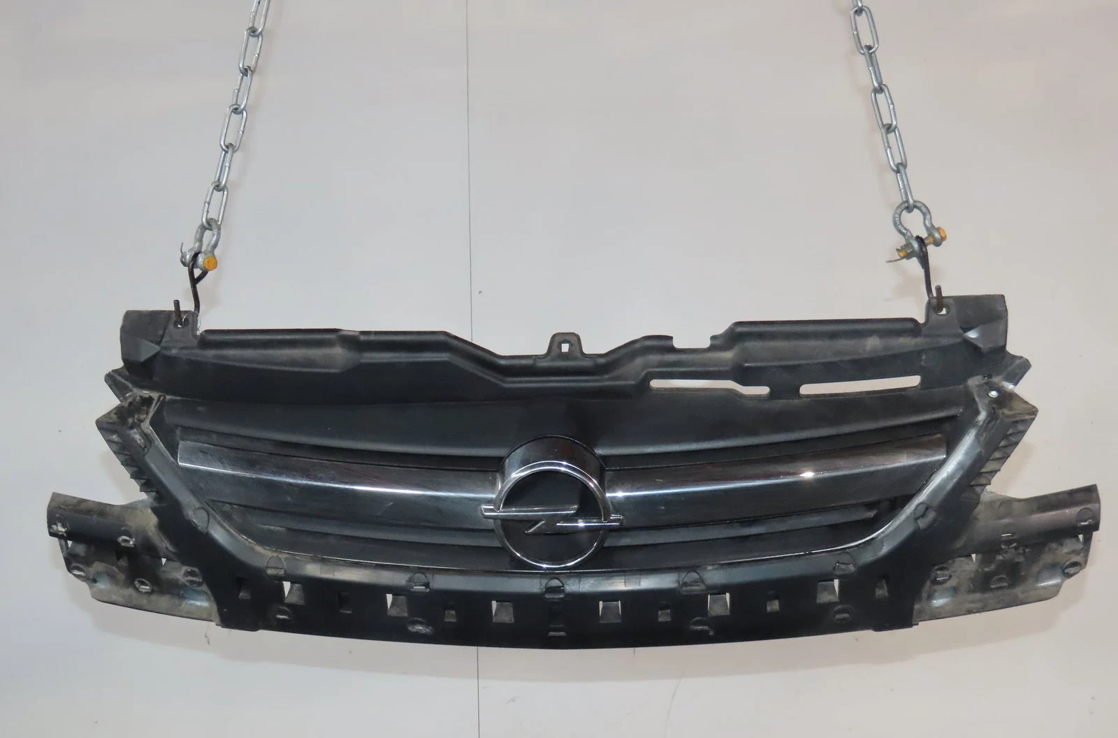 Calandre Opel CORSA C (X01) 1.2 twinport (f08, f68) (2004-2009) occasion