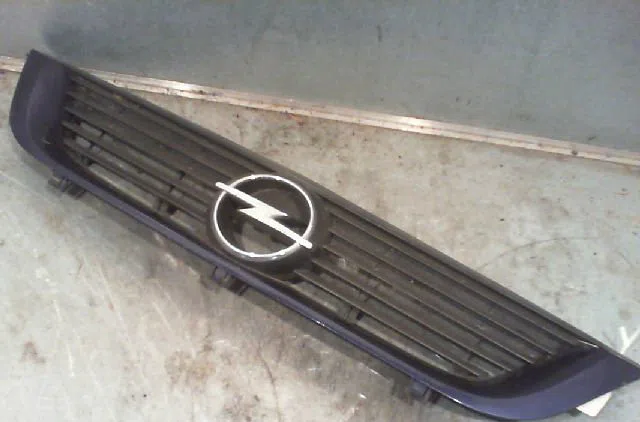 Calandre OPEL VECTRA 1997 occasion — photo 2