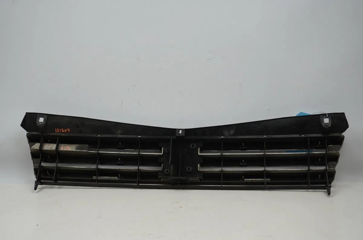 Calandre Peugeot 205 II (20A-C) 1.7 diesel (1987-1998) occasion — photo 3