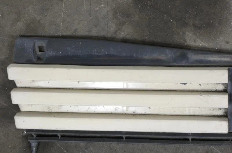Calandre PEUGEOT 205 PHASE 2 occasion — photo 2