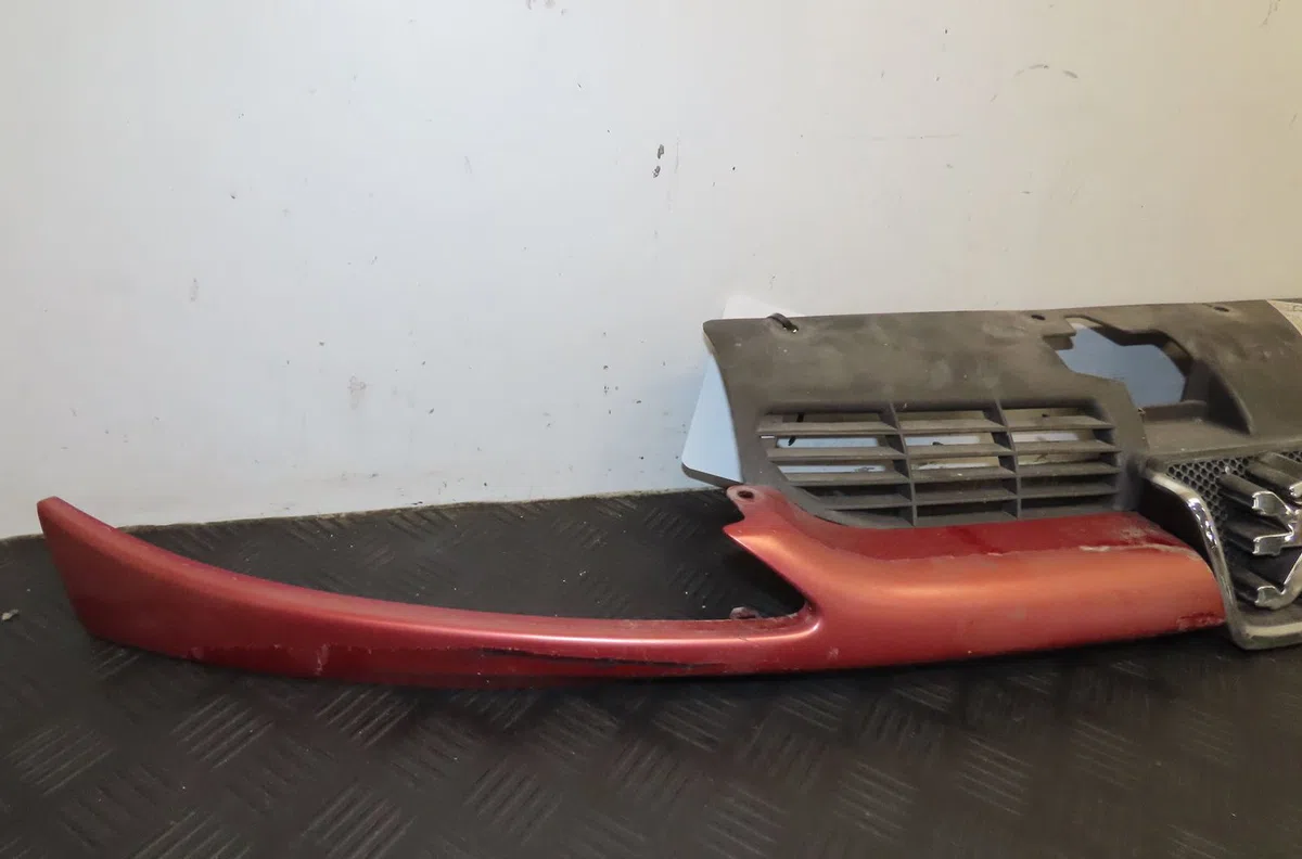 Calandre Peugeot 206 3-5 portes (2A-C) 1.4 hdi eco 70 (2001-2009) 5 portes occasion — photo 2