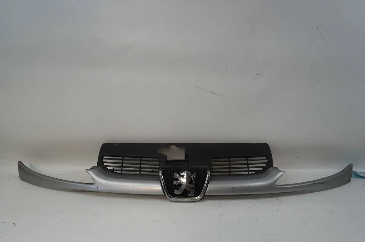 Calandre Peugeot 206 3-5 portes (2A-C) 1.9 d (1998-2001) 5 portes occasion