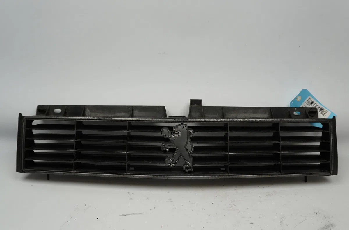 Calandre PEUGEOT 305  1.6 GL 79ch occasion — photo 2