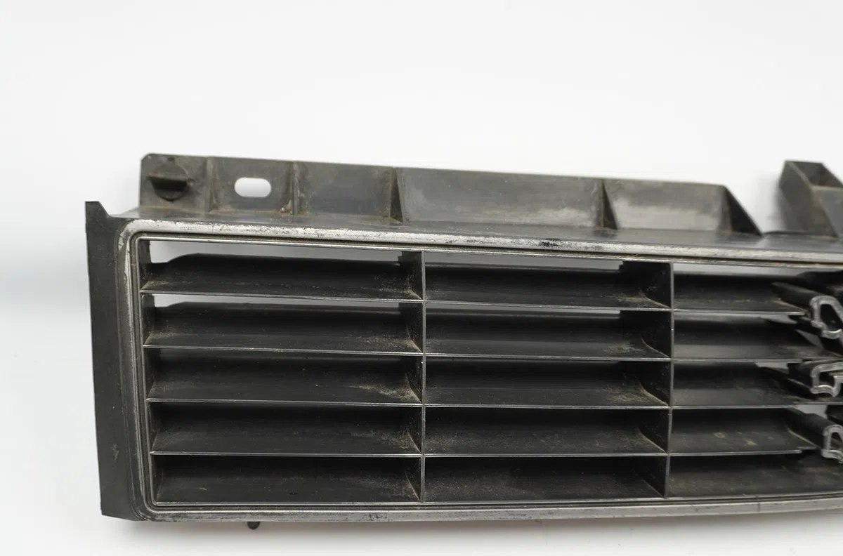 Calandre PEUGEOT 305  1.6 GL 79ch occasion — photo 3