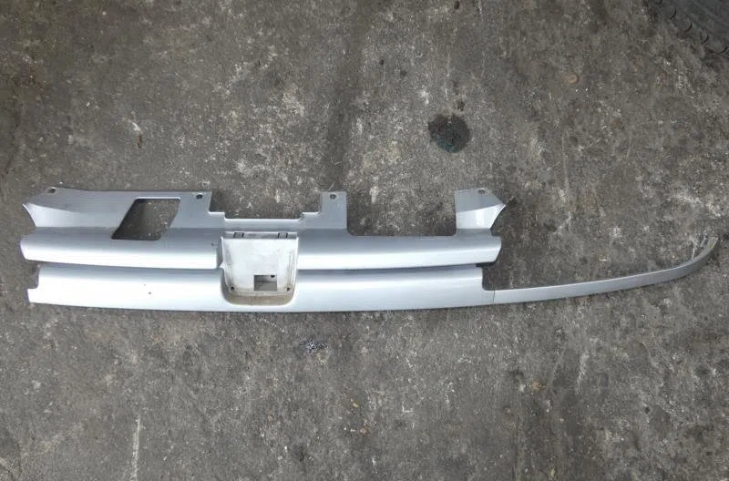 Calandre PEUGEOT 306 PHASE 1 occasion — photo 2