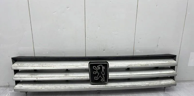 Calandre PEUGEOT 309 PHASE 2 occasion