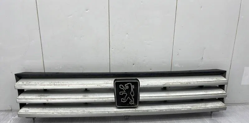 Calandre PEUGEOT 309 PHASE 2 occasion — photo 2