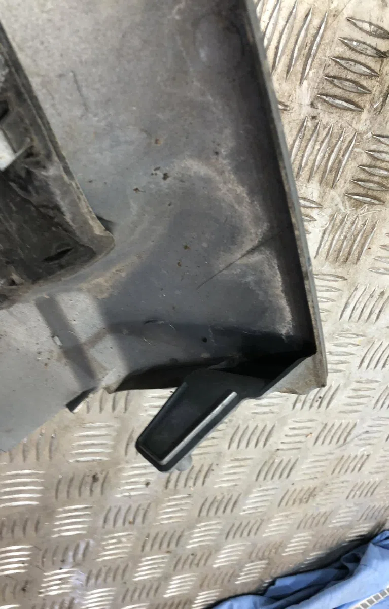 Calandre PEUGEOT PARTNER 1 PHASE 2 occasion — photo 2