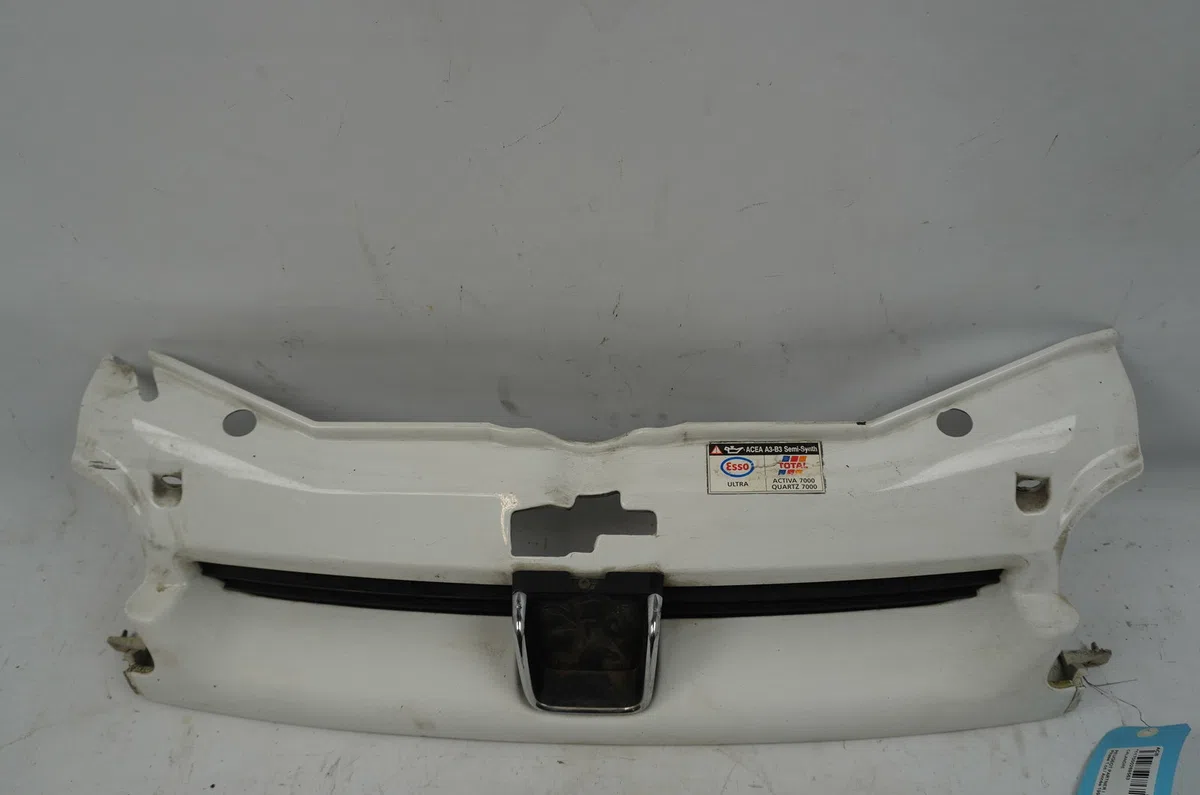 Calandre Peugeot PARTNER Camionnette-Monospace (5_, G_) 1.9 d (1996-2002) 3 portes occasion — photo 3