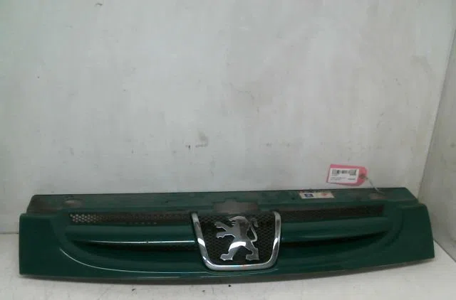 Calandre Peugeot PARTNER Monospace (5_, G_) 1.6 hdi 75 (2005-2008) 4 portes occasion — photo 2