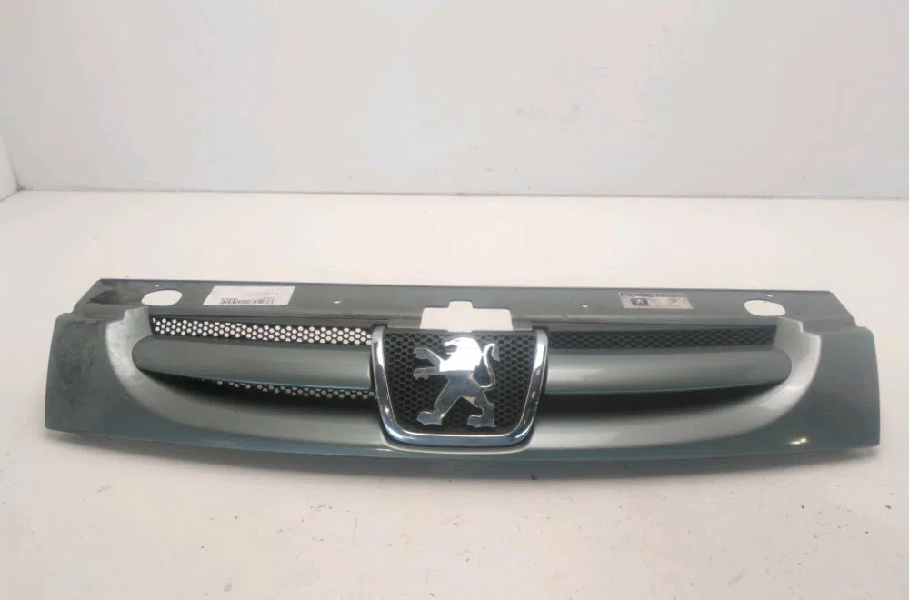 Calandre Peugeot PARTNER Monospace (5_, G_) 2.0 hdi (2000-2008) 3 portes occasion