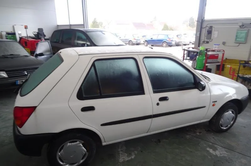 Calandre pour FORD FIESTA 4 PHASE 1