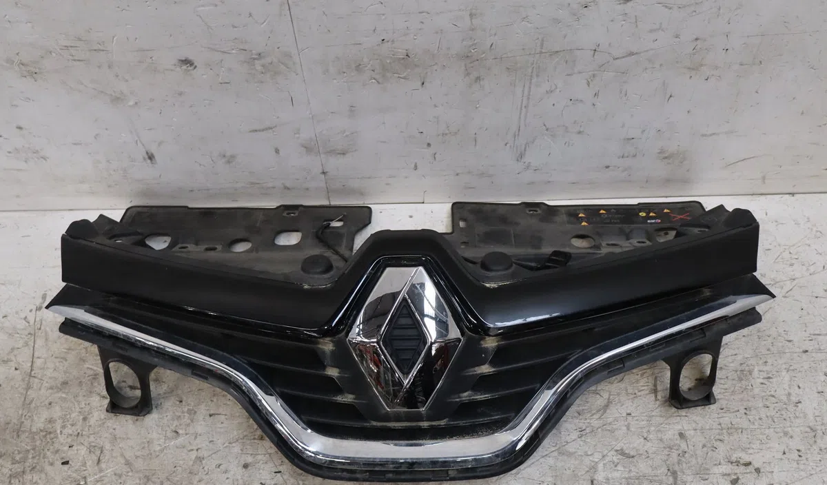 Calandre Renault CAPTUR I (J5_, H5_) 1.2 tce 120 (2013) occasion — photo 2