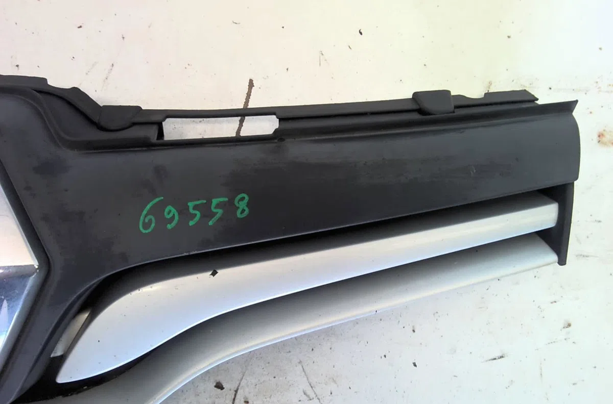 Calandre Renault KANGOO Express (FW0-1_) 1.5 dci 75 (fw07, fw10, fw04) (2010) 4 portes occasion — photo 3
