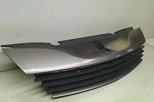Calandre RENAULT LAGUNA II 2001 occasion — photo 2