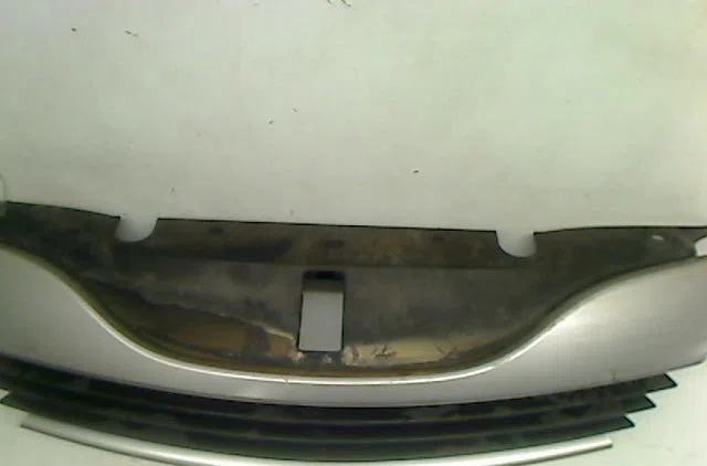 Calandre Renault LAGUNA II (BG0-1_) 1.9 dci (bg0e) (2001-2005) occasion — photo 2