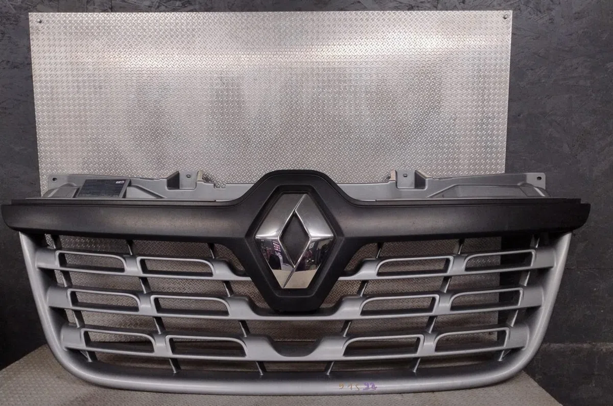 Calandre Renault MASTER III Camionnette (FV) 2.3 dci 110 fwd (fv0r, fv0w) (2014) occasion — photo 2