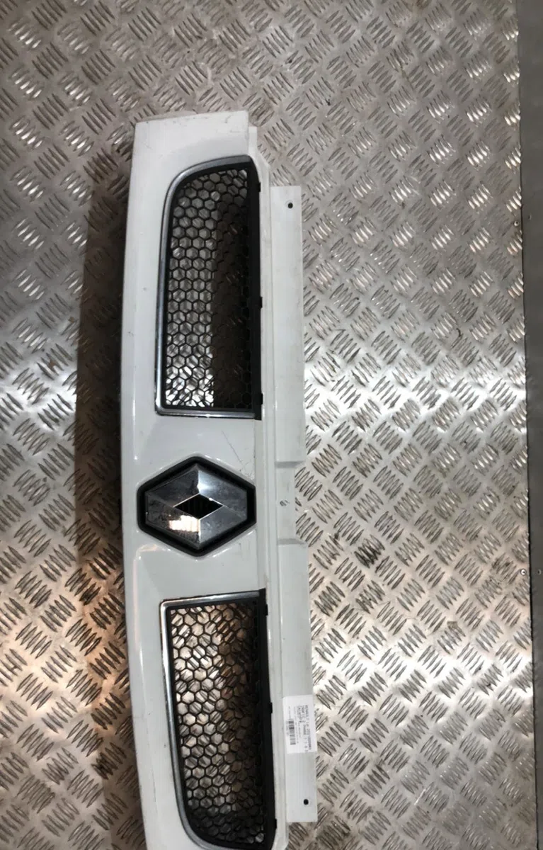 Calandre RENAULT TRAFIC 2 PHASE 1 occasion — photo 2