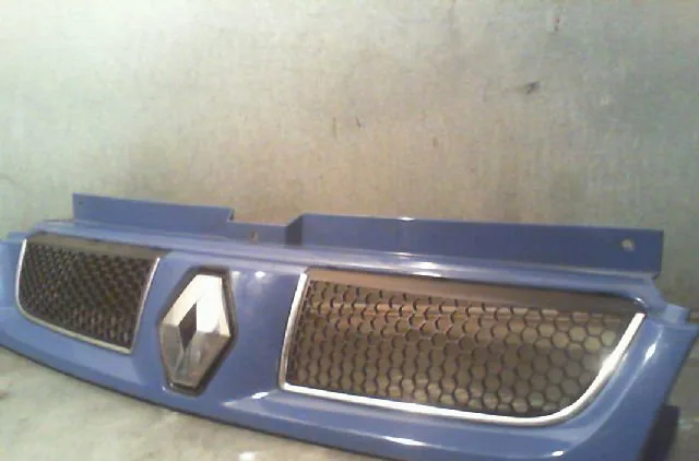 Calandre RENAULT TRAFIC 2004 occasion