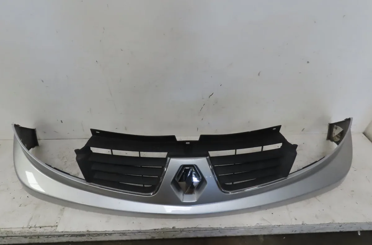 Calandre Renault TRAFIC II Camionnette (FL) 2.0 dci 115 (fl01, fl0u) (2006) occasion