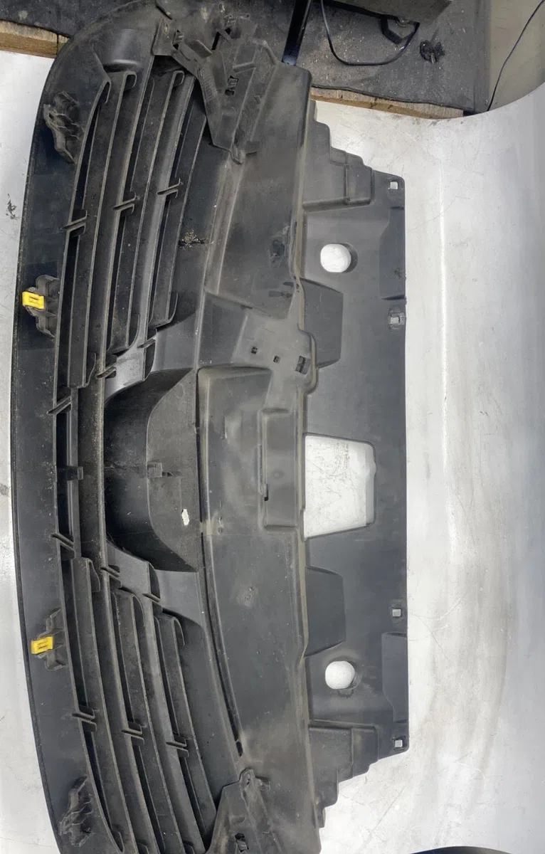 Calandre Renault TRAFIC III Camionnette (FG_) 1.6 dci 120 (fgmb) (2014) occasion — photo 3