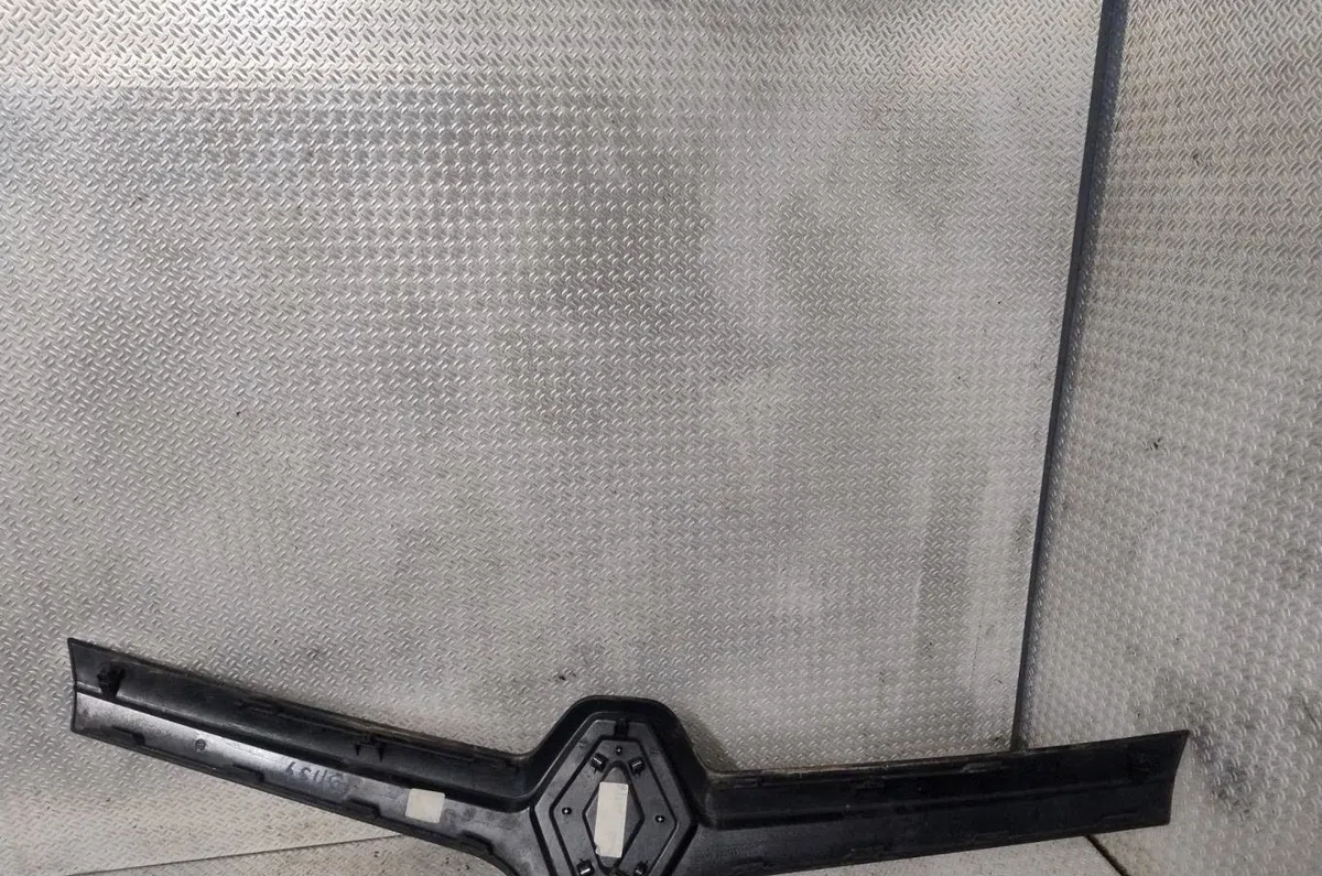 Calandre RENAULT TWINGO 2 PHASE 2 occasion — photo 3