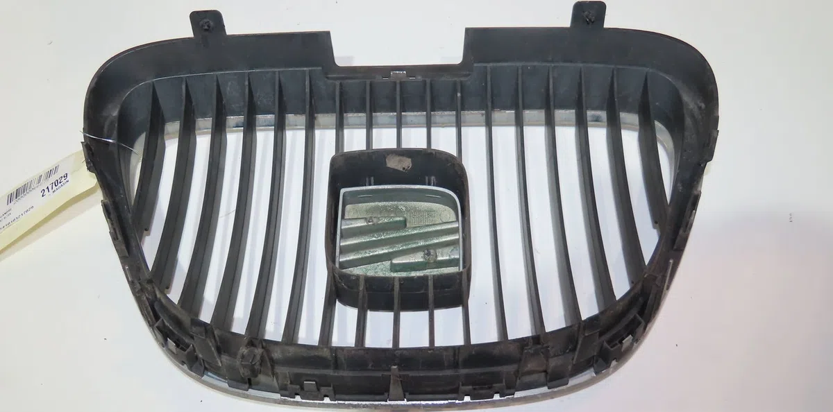 Calandre Seat ALTEA (5P1) 1.9 tdi (2004) 5 portes occasion — photo 3