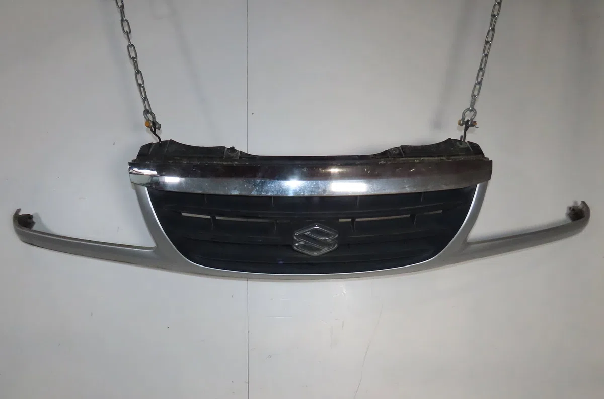 Calandre Suzuki GRAND VITARA I (FT, HT) 2.0 hdi 110 4x4 (sq 420d) (2001-2003) occasion — photo 2