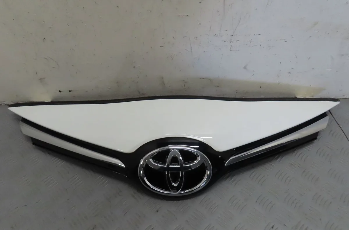 Calandre Toyota AVENSIS Break (_T27_) 1.6 d4-d (wwt270_) (2015-2018) occasion