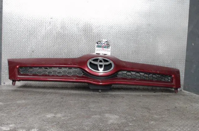 Calandre TOYOTA COROLLA VERSO 2  COROLLA VERSO 2 PHASE 1 occasion — photo 2