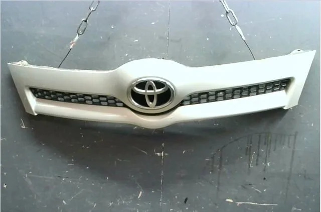 Calandre Toyota COROLLA Verso (ZER_, ZZE12_, R1_) 2.2 d-4d (aur10_) (2005-2009) 5 portes occasion