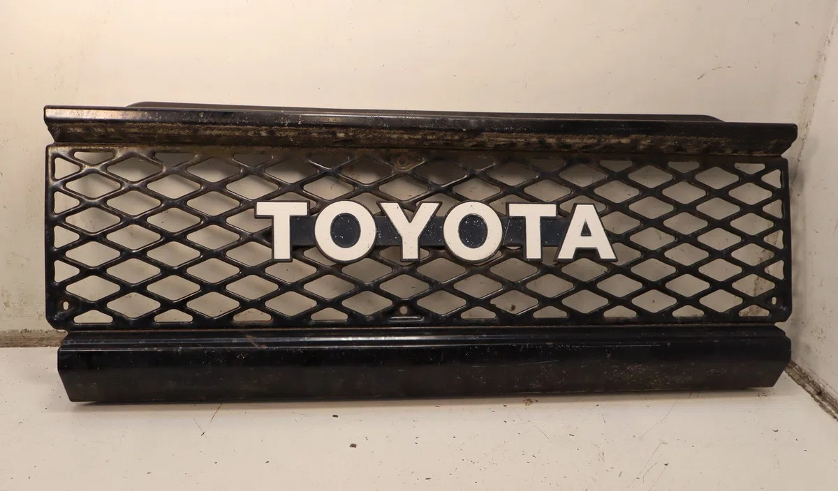 Calandre Toyota LAND CRUISER (_J7_) 2.4 td (lj70_, lj73_, lj70rv) (1985-1990) occasion — photo 4