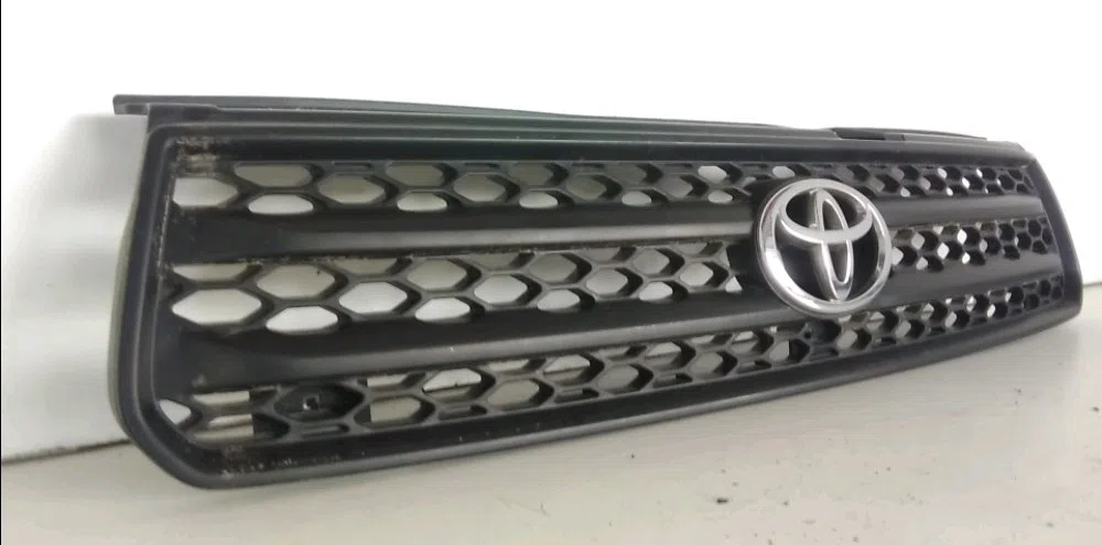 Calandre Toyota RAV 4 II (_A2_) 2.0 4wd (aca21, aca20) (2000-2005) occasion — photo 4