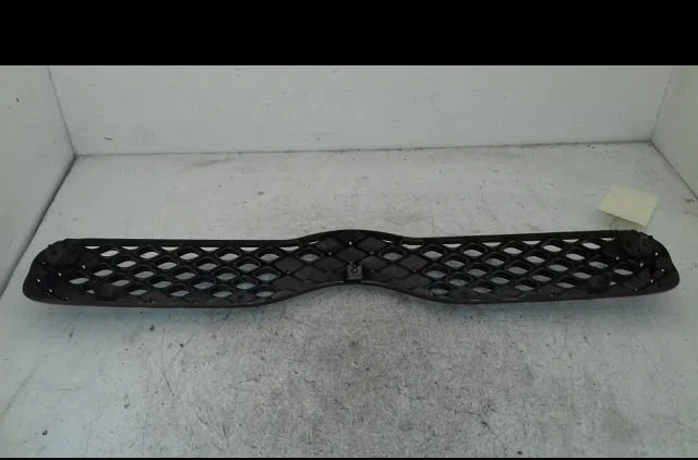 Calandre Toyota YARIS (_P1_) 1.3 (scp12_, scp13_) (2002-2005) occasion