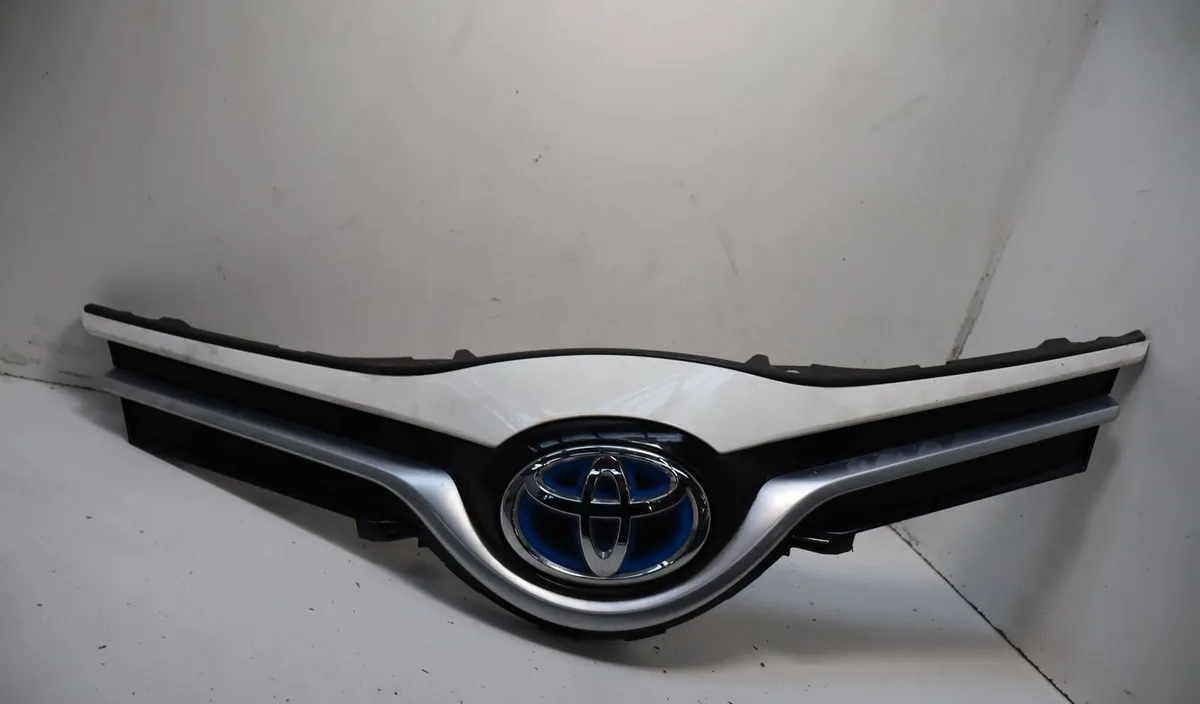 Calandre Toyota YARIS (_P13_) 1.5 hybrid (nhp130_) (2012) occasion