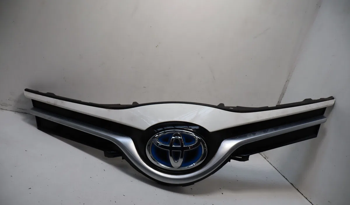 Calandre Toyota YARIS (_P13_) 1.5 hybrid (nhp130_) (2012) occasion — photo 4