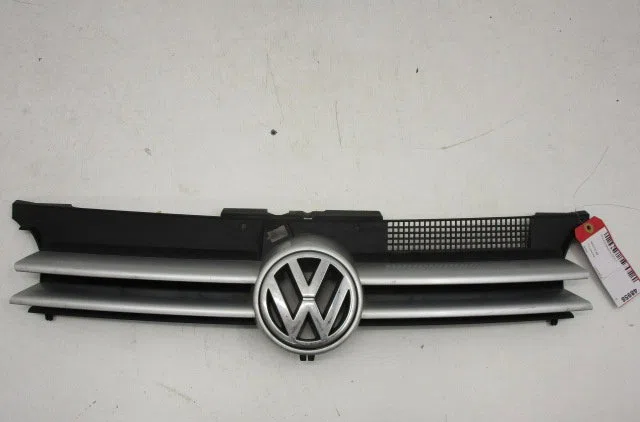 Calandre VOLKSWAGEN GOLF IV  1.6i occasion — photo 2