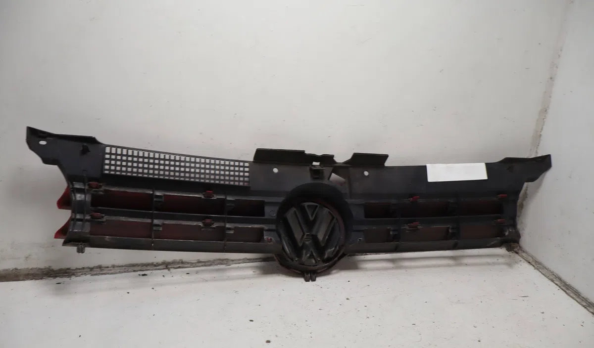 Calandre Volkswagen GOLF IV (1J1) 1.8 t (1997-2005) occasion — photo 3