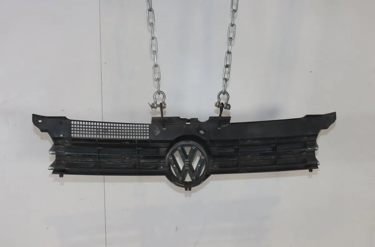 Calandre Volkswagen GOLF IV (1J1) 1.9 tdi (1997-2004) 3 portes occasion — photo 2