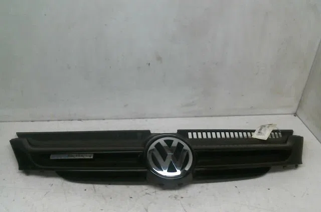 Calandre Volkswagen GOLF PLUS V (5M1, 521) 1.9 tdi (2005-2009) 5 portes occasion — photo 2