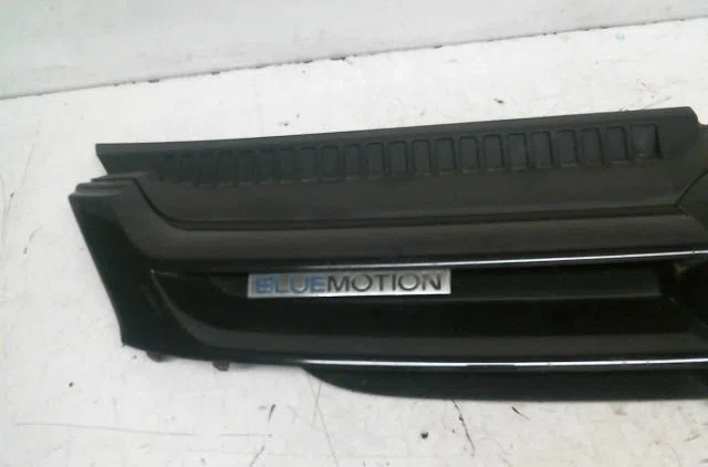 Calandre Volkswagen GOLF PLUS V (5M1, 521) 1.9 tdi (2005-2009) 5 portes occasion — photo 3