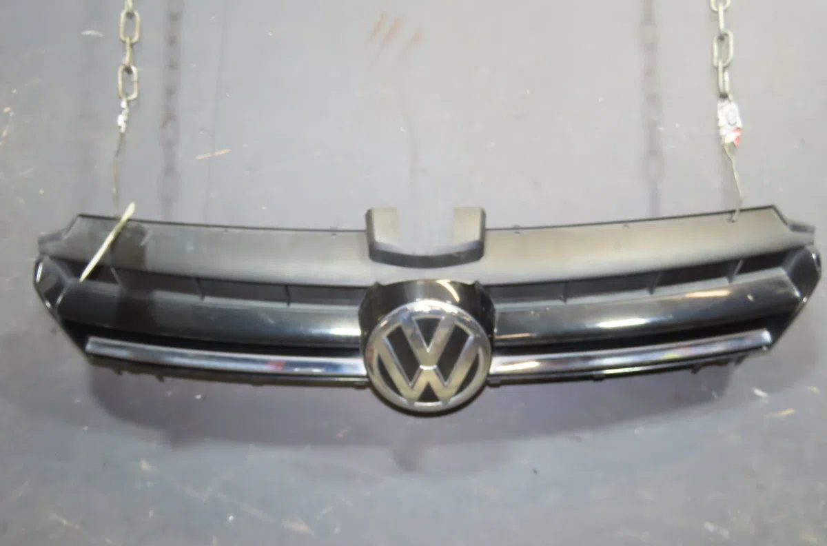 Calandre Volkswagen GOLF VII Variant (BA5, BV5) 1.4 tsi (2014-2020) occasion — photo 2
