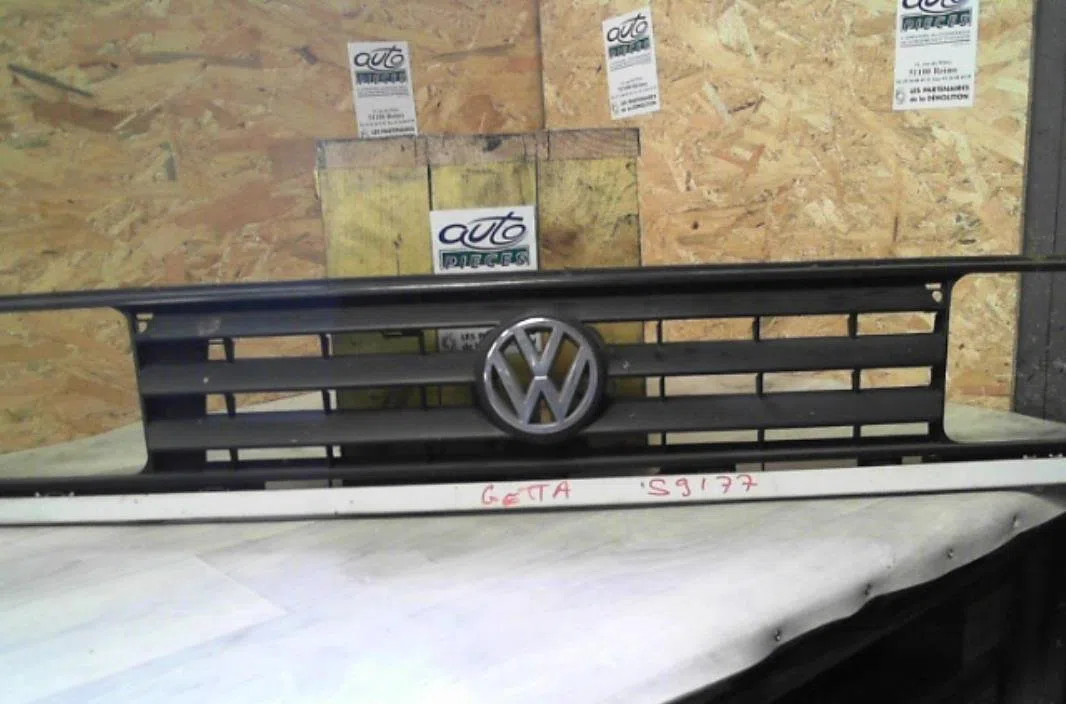 Calandre Volkswagen JETTA II (19E, 1G2, 165) 1.3 (1984-1987) occasion — photo 2