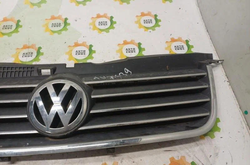 Calandre VOLKSWAGEN PASSAT 4 PHASE 2 BREAK occasion — photo 4