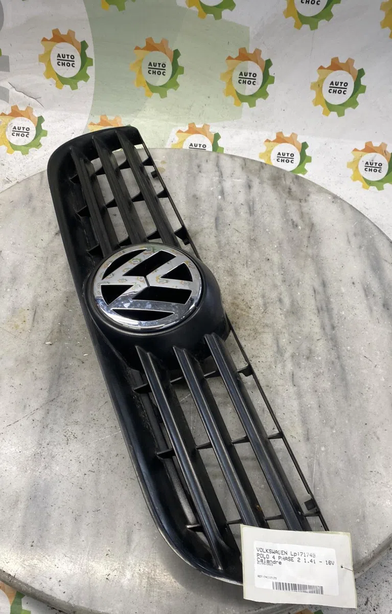 Calandre VOLKSWAGEN POLO 4 PHASE 2 occasion — photo 2