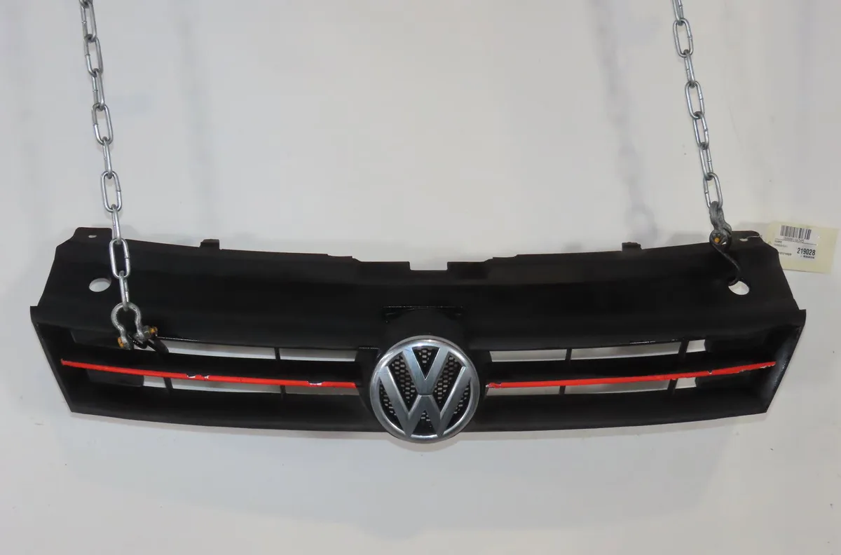 Calandre Volkswagen POLO V (6R1, 6C1) 1.2 tdi (2009) 5 portes occasion