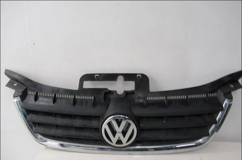 Calandre Volkswagen TOURAN (1T1, 1T2) 2.0 tdi 16v (2003-2010) 5 portes occasion — photo 2