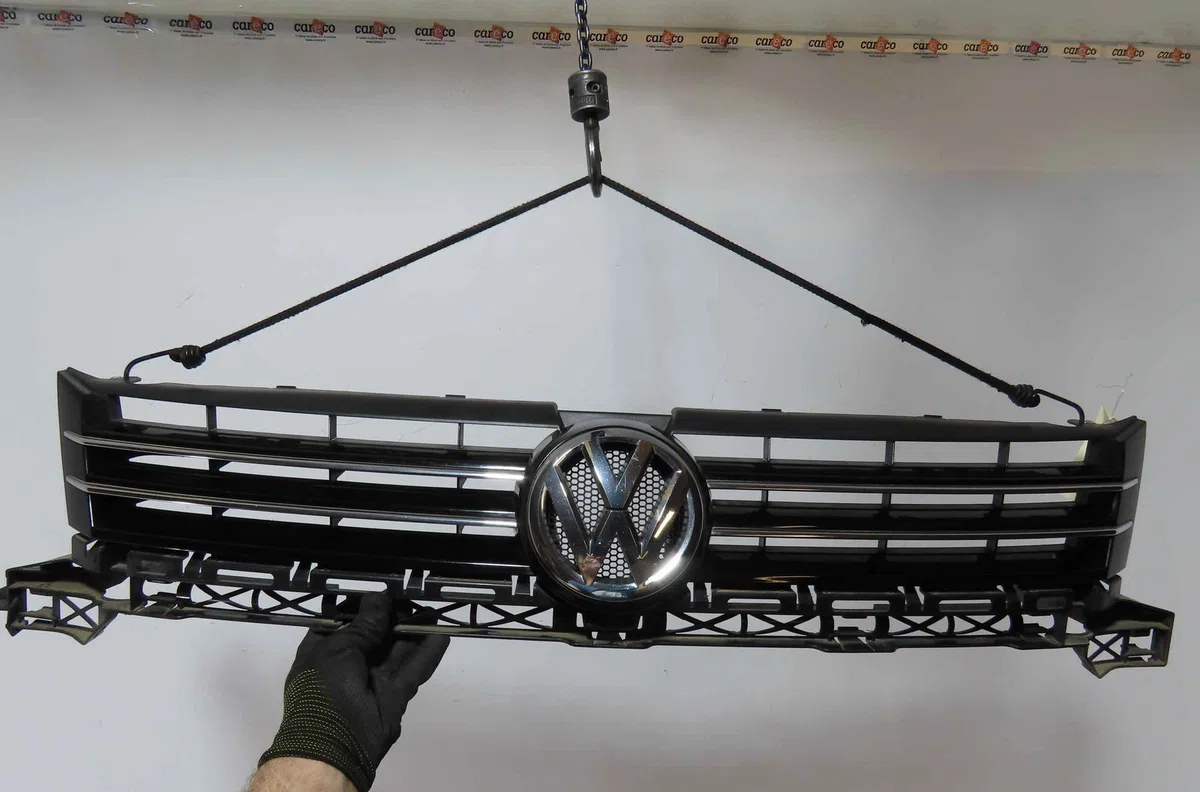 Calandre VOLKSWAGEN TOURAN II occasion — photo 2