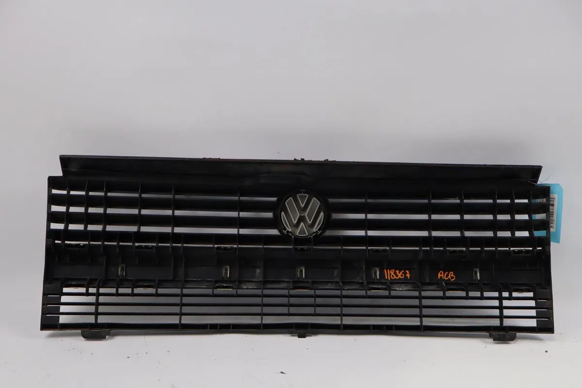 Calandre Volkswagen TRANSPORTER IV Camionnette (70A, 70H, 7DA, 7DH) 2.4 d (1990-1998) occasion — photo 2